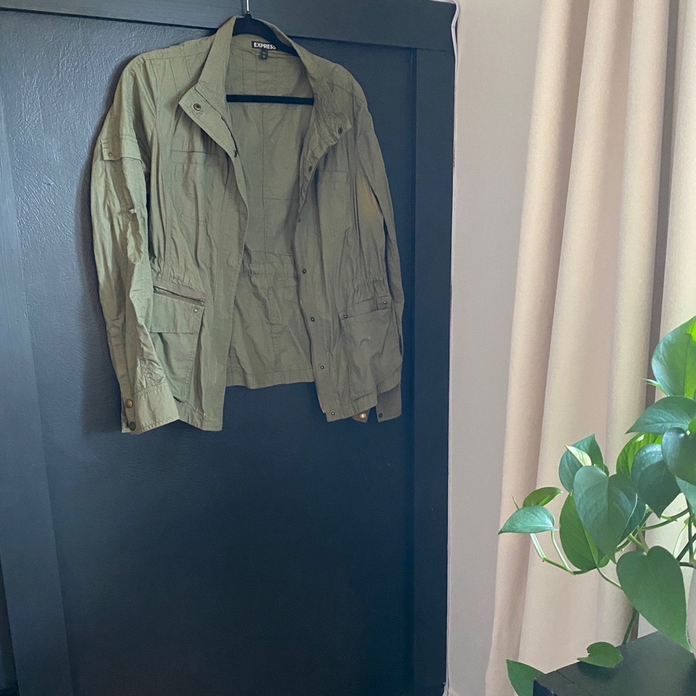 ARMY GREEN UTILITY JACKET